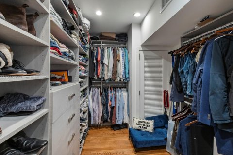 Casa en venta en Miami, Florida, 3 dormitorios, 258.08 m2 № 1953557 - foto 24