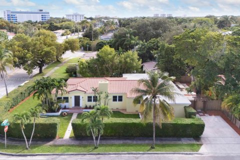 Casa en venta en Miami, Florida, 3 dormitorios, 258.08 m2 № 1953557 - foto 1