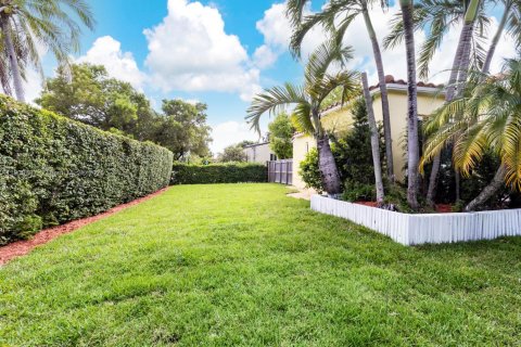Casa en venta en Miami, Florida, 3 dormitorios, 258.08 m2 № 1953557 - foto 30
