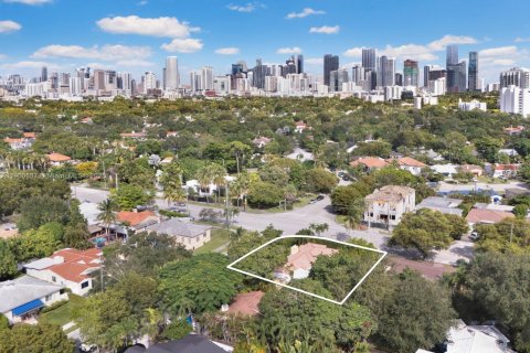Casa en venta en Miami, Florida, 3 dormitorios, 258.08 m2 № 1953557 - foto 5