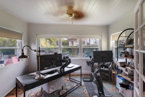 Casa en venta en Miami, Florida, 3 dormitorios, 258.08 m2 № 1953557 - foto 11