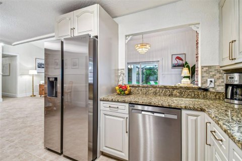 Villa ou maison à vendre à Tampa, Floride: 6 chambres, 232.81 m2 № 2111305 - photo 15