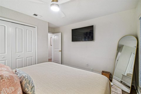 Villa ou maison à vendre à Tampa, Floride: 6 chambres, 232.81 m2 № 2111305 - photo 23