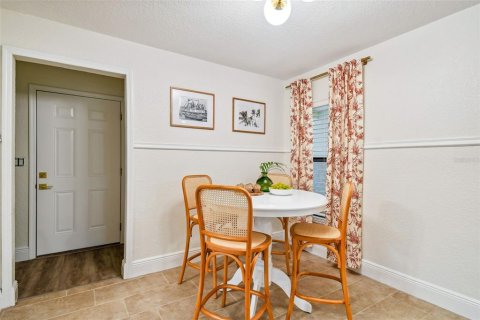 Villa ou maison à vendre à Tampa, Floride: 6 chambres, 232.81 m2 № 2111305 - photo 13