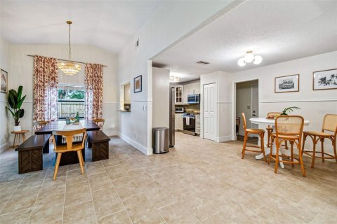 Villa ou maison à vendre à Tampa, Floride: 6 chambres, 232.81 m2 № 2111305 - photo 11