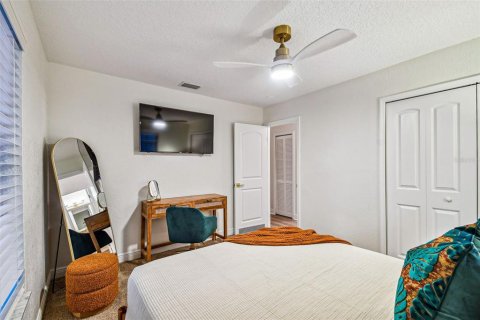 Villa ou maison à vendre à Tampa, Floride: 6 chambres, 232.81 m2 № 2111305 - photo 26