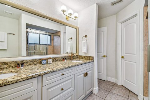 Villa ou maison à vendre à Tampa, Floride: 6 chambres, 232.81 m2 № 2111305 - photo 20