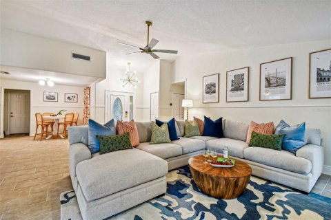 Villa ou maison à vendre à Tampa, Floride: 6 chambres, 232.81 m2 № 2111305 - photo 6