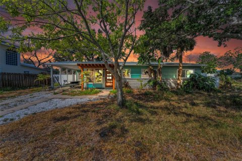 House in Saint Pete Beach, Florida 3 bedrooms, 105.91 sq.m. № 1659933 - photo 21