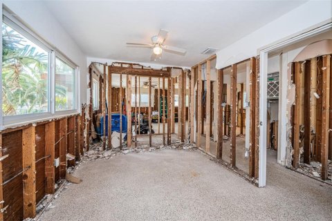 House in Saint Pete Beach, Florida 3 bedrooms, 105.91 sq.m. № 1659933 - photo 15