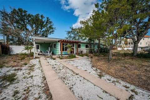 House in Saint Pete Beach, Florida 3 bedrooms, 105.91 sq.m. № 1659933 - photo 3