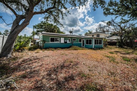House in Saint Pete Beach, Florida 3 bedrooms, 105.91 sq.m. № 1659933 - photo 19
