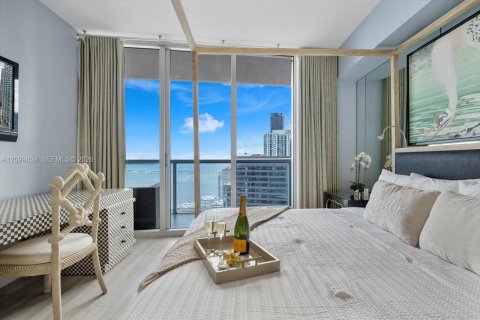 Condo in Miami, Florida, 2 bedrooms  № 2401287 - photo 27