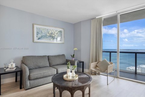 Condo in Miami, Florida, 2 bedrooms  № 2401287 - photo 14