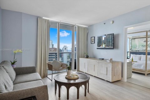 Condo in Miami, Florida, 2 bedrooms  № 2401287 - photo 12