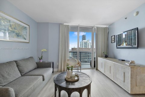 Condo in Miami, Florida, 2 bedrooms  № 2401287 - photo 13