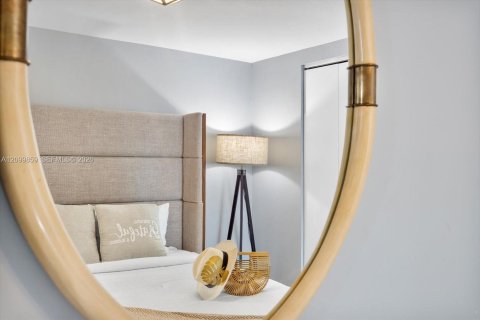 Condo in Miami, Florida, 2 bedrooms  № 2401287 - photo 20