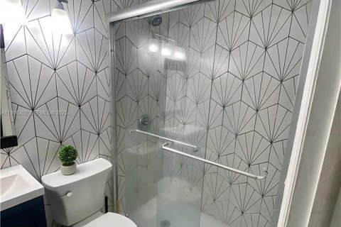 Снять в аренду виллу или дом в Катлер-Бей, Флорида 4 спальни, 268.86м2, № 1984248 - фото 12