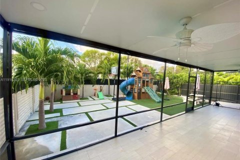 Снять в аренду виллу или дом в Катлер-Бей, Флорида 4 спальни, 268.86м2, № 1984248 - фото 8