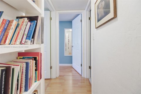 Adosado en venta en Miami, Florida, 3 dormitorios, 156.08 m2 № 1742502 - foto 21