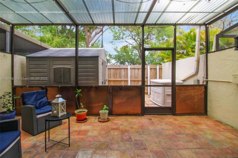Adosado en venta en Miami, Florida, 3 dormitorios, 156.08 m2 № 1742502 - foto 11
