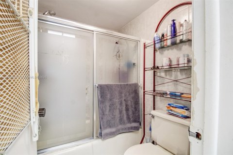 Adosado en venta en Miami, Florida, 3 dormitorios, 156.08 m2 № 1742502 - foto 17