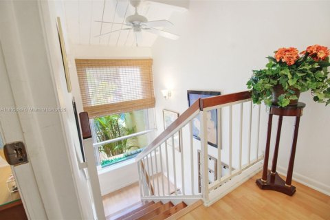 Adosado en venta en Miami, Florida, 3 dormitorios, 156.08 m2 № 1742502 - foto 19