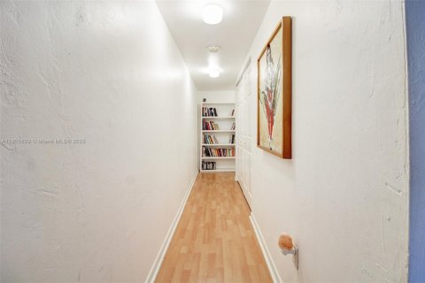 Adosado en venta en Miami, Florida, 3 dormitorios, 156.08 m2 № 1742502 - foto 20