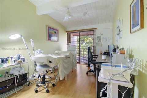 Adosado en venta en Miami, Florida, 3 dormitorios, 156.08 m2 № 1742502 - foto 22