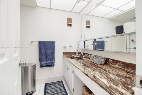 Adosado en venta en Miami, Florida, 3 dormitorios, 156.08 m2 № 1742502 - foto 23