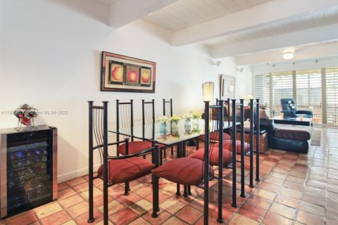 Adosado en venta en Miami, Florida, 3 dormitorios, 156.08 m2 № 1742502 - foto 5