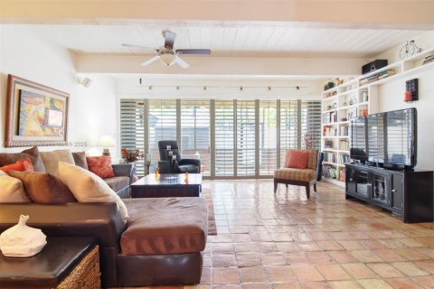 Adosado en venta en Miami, Florida, 3 dormitorios, 156.08 m2 № 1742502 - foto 7