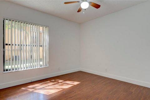 Copropriété à vendre à Coconut Creek, Floride: 3 chambres, 113.53 m2 № 2090980 - photo 13