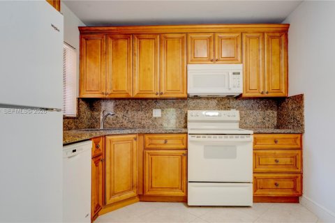 Copropriété à vendre à Coconut Creek, Floride: 3 chambres, 113.53 m2 № 2090980 - photo 9