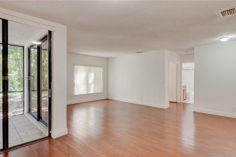 Copropriété à vendre à Coconut Creek, Floride: 3 chambres, 113.53 m2 № 2090980 - photo 4