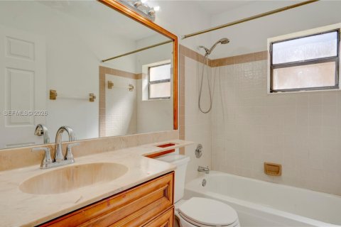 Copropriété à vendre à Coconut Creek, Floride: 3 chambres, 113.53 m2 № 2090980 - photo 10