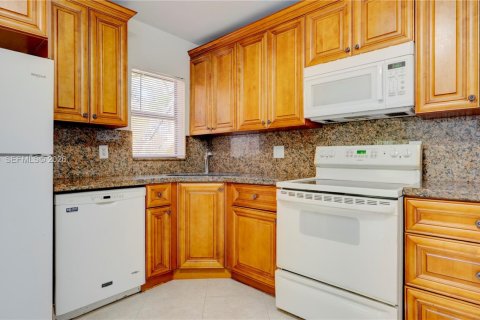 Copropriété à vendre à Coconut Creek, Floride: 3 chambres, 113.53 m2 № 2090980 - photo 8
