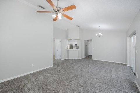 House in Tampa, Florida 3 bedrooms, 119.66 sq.m. № 2428659 - photo 10