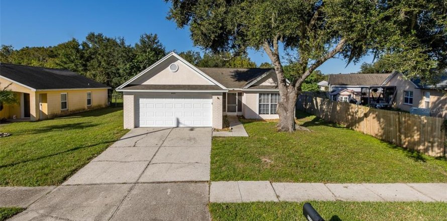 House in Tampa, Florida 3 bedrooms, 119.66 sq.m. № 2428659