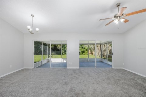 House in Tampa, Florida 3 bedrooms, 119.66 sq.m. № 2428659 - photo 8
