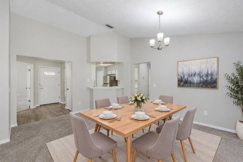 House in Tampa, Florida 3 bedrooms, 119.66 sq.m. № 2428659 - photo 7