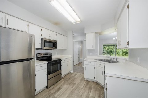 House in Tampa, Florida 3 bedrooms, 119.66 sq.m. № 2428659 - photo 12