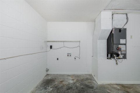 House in Tampa, Florida 3 bedrooms, 119.66 sq.m. № 2428659 - photo 29