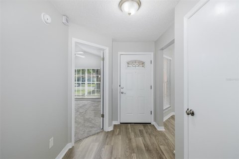 House in Tampa, Florida 3 bedrooms, 119.66 sq.m. № 2428659 - photo 5