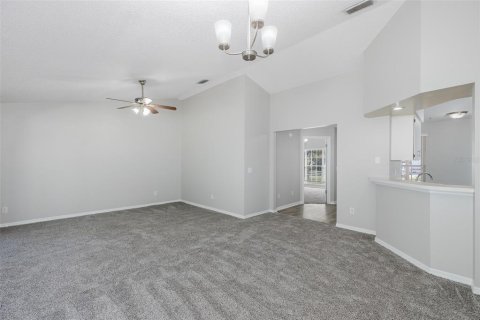 House in Tampa, Florida 3 bedrooms, 119.66 sq.m. № 2428659 - photo 9