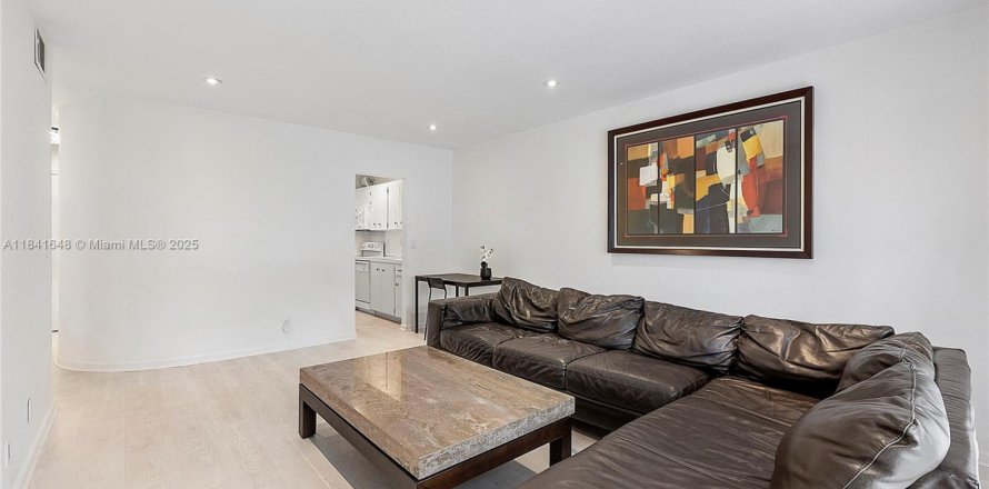 Condo in Fort Lauderdale, Florida, 1 bedroom  № 1834451