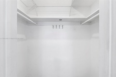 Condo in Fort Lauderdale, Florida, 1 bedroom  № 1834451 - photo 12