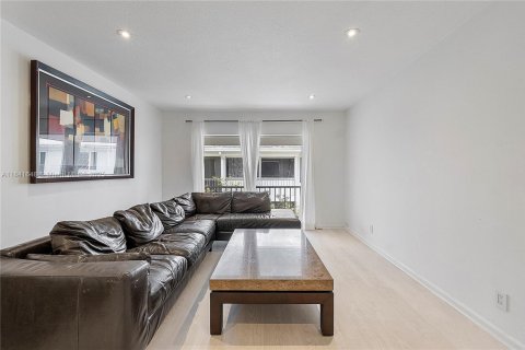 Condo in Fort Lauderdale, Florida, 1 bedroom  № 1834451 - photo 3