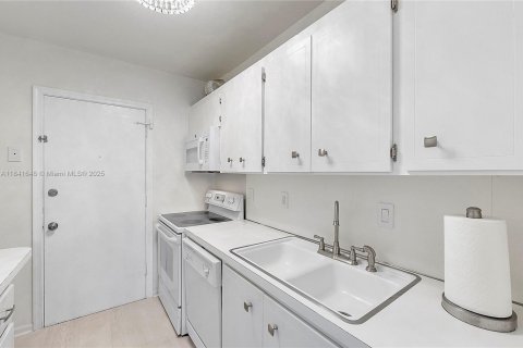 Condo in Fort Lauderdale, Florida, 1 bedroom  № 1834451 - photo 4