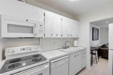 Condo in Fort Lauderdale, Florida, 1 bedroom  № 1834451 - photo 5